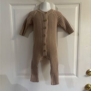 3/6M Little B's Oak knitted button up Ribbed Romper.  In EUC!   100% Cotton.